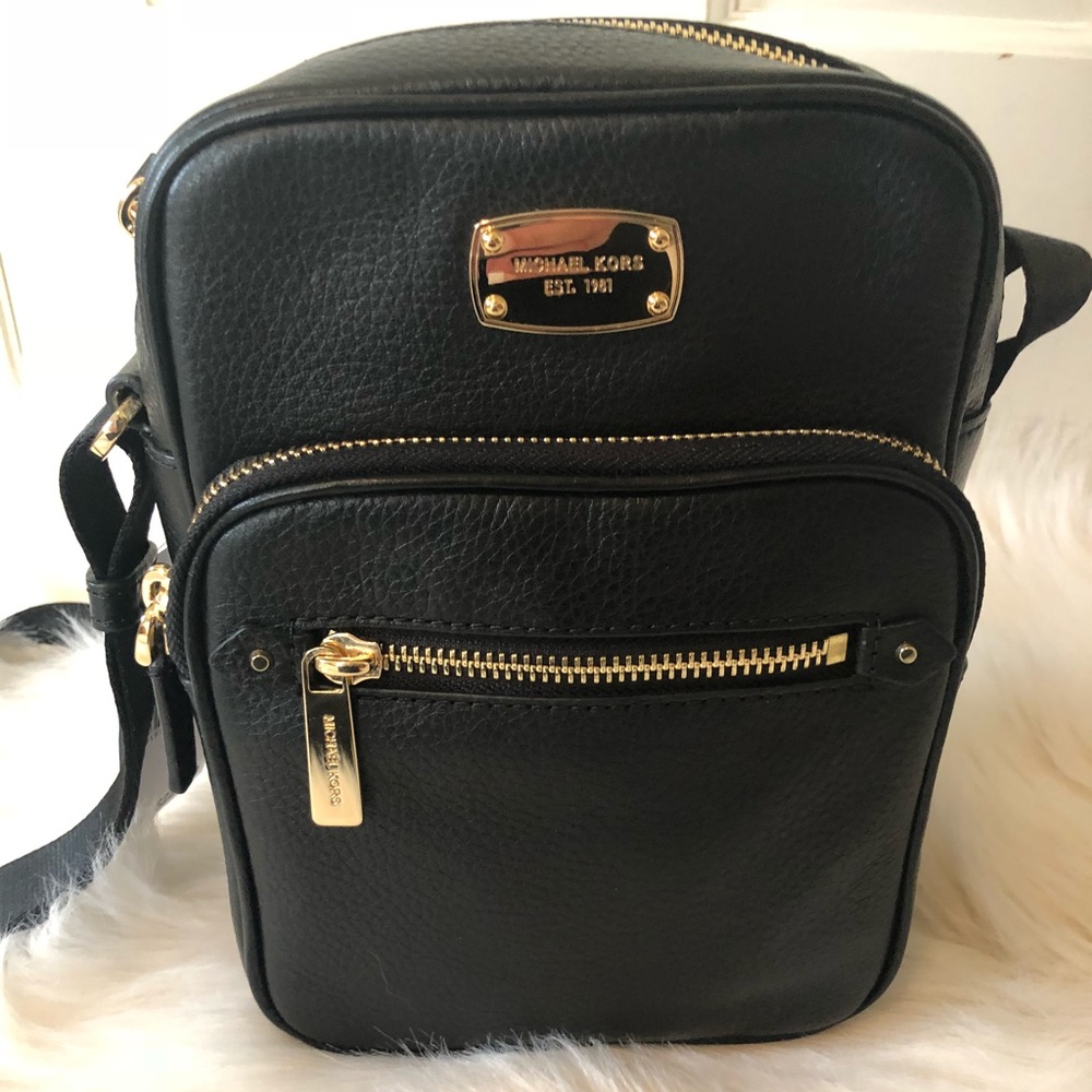 πSOLDπ Michael Kors Leather Crossbody NWT